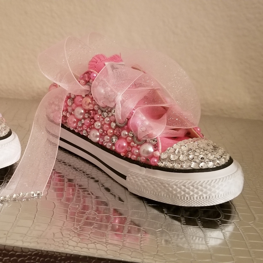 Size 7 infant girls Converse